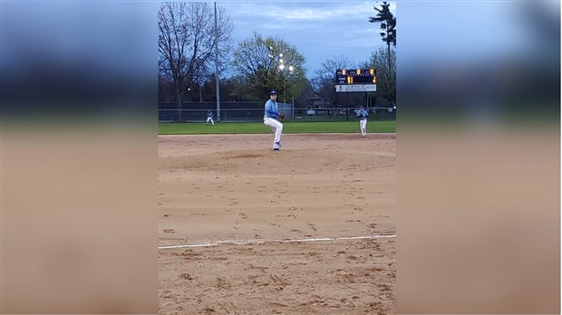 Le Royal démarre sa saison écourtée avec fracas 