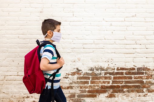 La Santé publique du Canada en faveur du port du masque pour les jeunes de plus de 10 ans