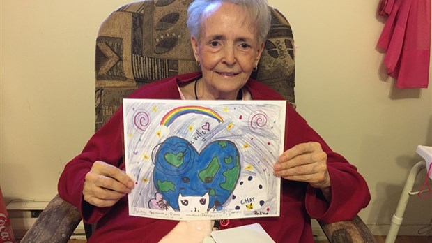 COVID-19: des aînés ont reçu près de 700 dessins, lettres et cartes d’enfants