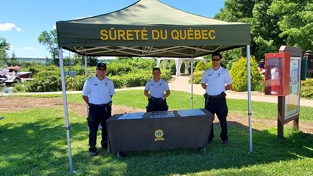 Dans les Laurentides, la prévention nautique est assurée par les cadets et les policiers
