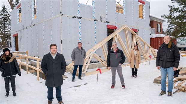 Terrebonne remet 75 000$ à La Hutte