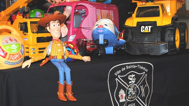 C'est la grande collecte de jouets des pompiers de Sainte-Thérèse