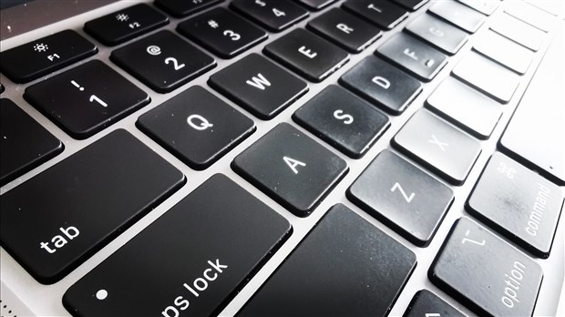 Don de plusieurs ordinateurs aux besoins d’organismes communautaires