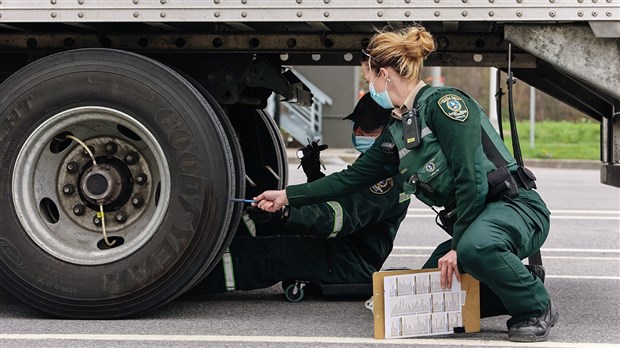 Contrôle routier Québec participe à l'opération Roadcheck