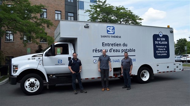 Sainte-Thérèse se dote d’un nouveau camion d’aqueduc 