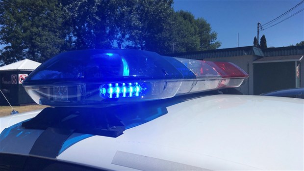 Arrestation d'un individu pour conduite avec la capacité affaiblie et possession de cannabis