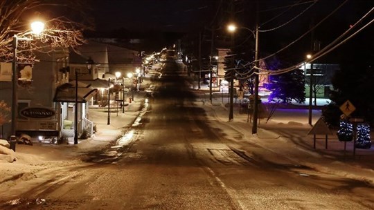 Québec devrait-il retirer le couvre-feu?