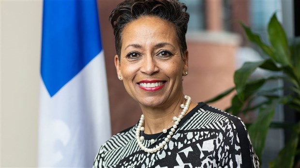 Nadine Girault se réjouit de l’annonce de la régionalisation de 5 000 postes 