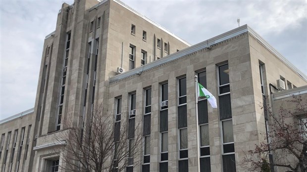 La Ville de Shawinigan hisse le drapeau de Transplant Québec