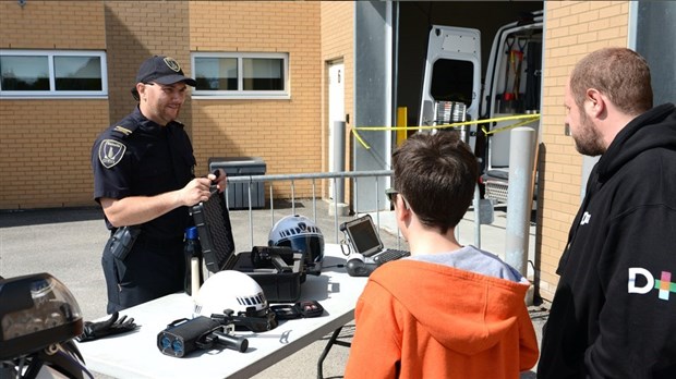Journée « portes ouvertes » au poste de police