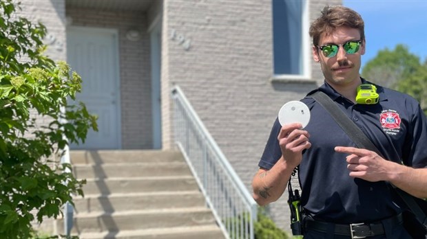 Les pompiers de Sainte-Thérèse visitent les citoyens