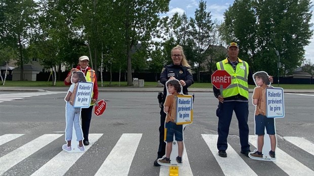 Les policiers de Mascouche rappellent l’importance de redoubler de prudence dans les zones scolaires.