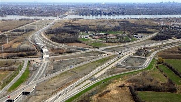 Le gouvernement poursuit ses efforts pour améliorer la mobilité sur l'autoroute 15 entre Laval et Mirabel