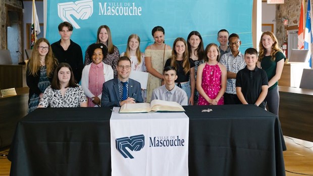 15 jeunes récompensés d'une bourse d’engagement de la Ville de Mascouche   