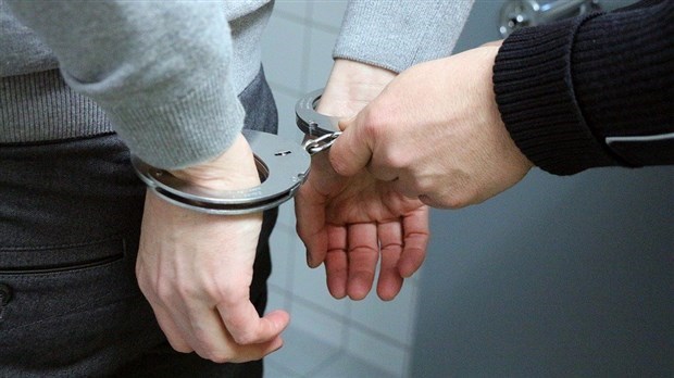 Arrestation à Sainte-Adèle pour une plainte de vol et fraude