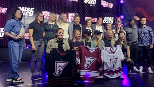 Une équipe de hockey professionnel féminin, la Force, voit le jour