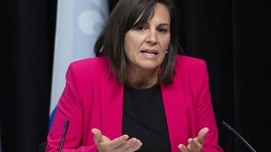 LHJMQ: la ministre Isabelle Charest reste prudente sur le rapport
