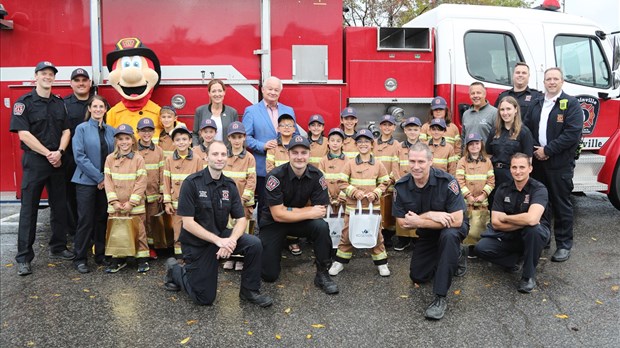 Pompiers d’un jour : une aventure captivante pour 16 jeunes courageux