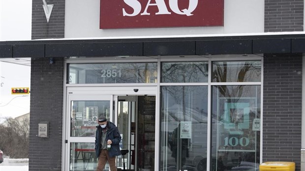 Des employés de la SAQ, dans les bureaux et les succursales, votent 15 jours de grève