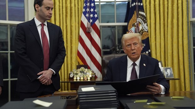 Cinq façons dont les décrets exécutifs de Trump pourraient toucher le Canada