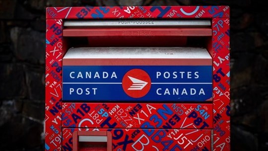 Le syndicat de Postes Canada abandonne la grève générale pour des grèves tournantes