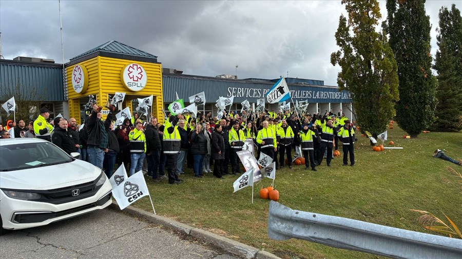 Des paramédics des Laurentides et de Lanaudière manifestent