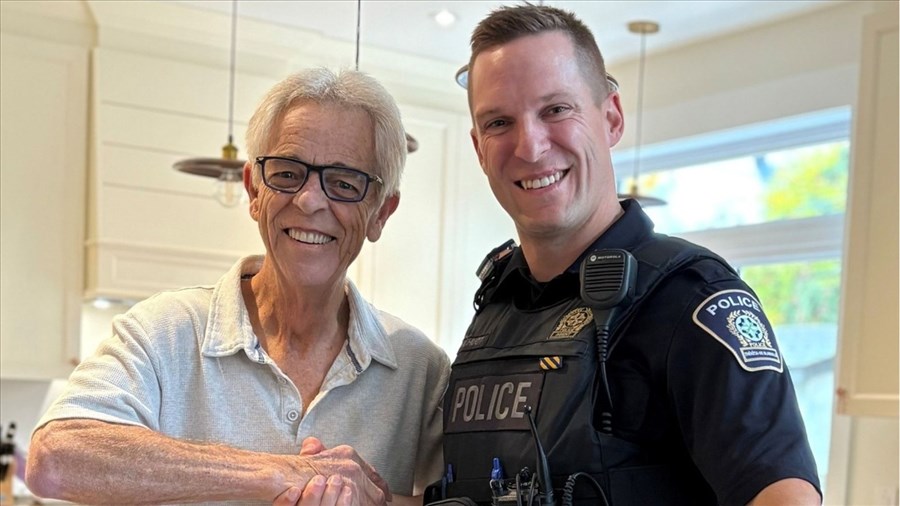 Une policier de Thérèse-De Blainville sauve un homme 