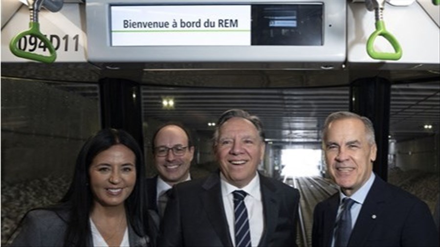Mark Carney et François Legault inaugurent l'antenne du REM à Deux-Montagnes