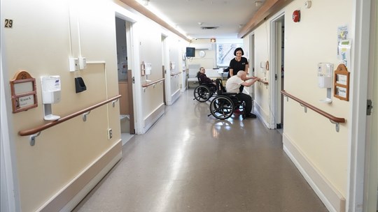 Six associations d'hébergement pour aînés s'unissent pour réclamer un plan d'action