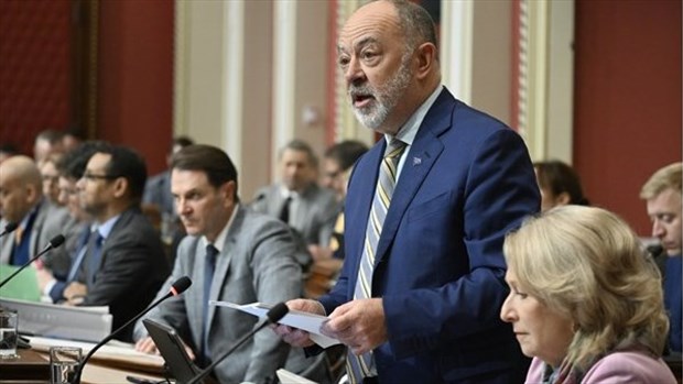 Rémunération des médecins : le ministre Christian Dubé n’exclut pas un bâillon