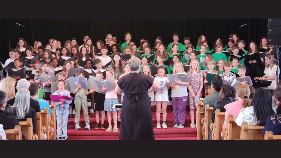 Plus de 200 élèves participent aux Chorales sur le lac 