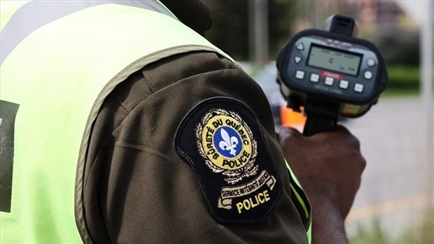 Un conducteur roule à plus de 210 km/h sur l'autoroute 15 Nord