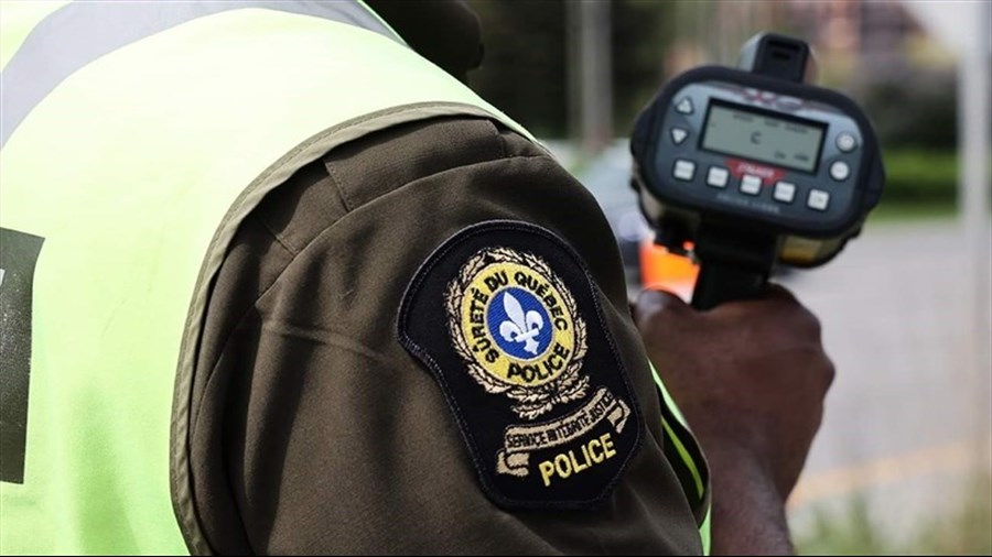 Un conducteur roule à plus de 210 km/h sur l'autoroute 15 Nord