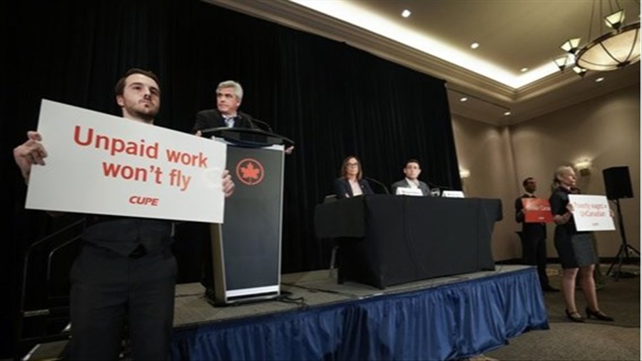 Ottawa reste muet sur une possible intervention dans les négociations avec Air Canada