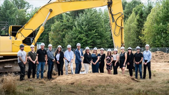 Première pelletée de terre pour la nouvelle bibliothèque de St-Colomban