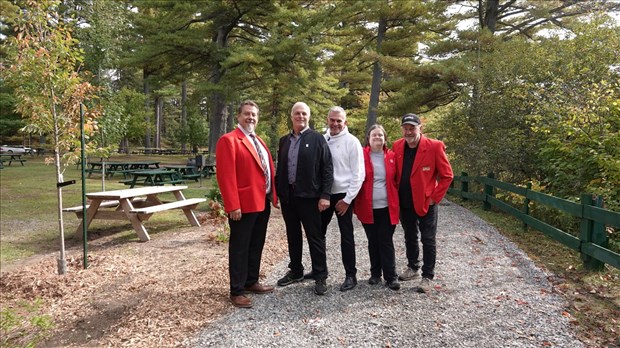 Dévoilement d’une treizième plantation d’arbres à Rawdon