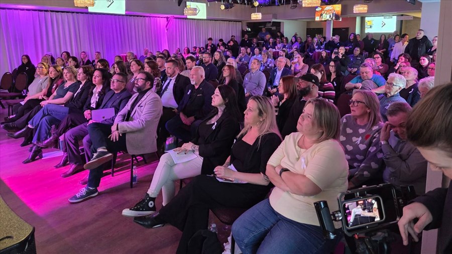 Plus de 200 personnes se lèvent contre la violence conjugale